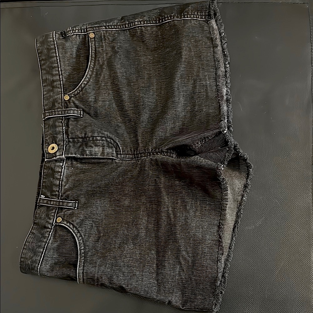 Carve Designs Oahu 4” Charcoal Corduroy Shorts
